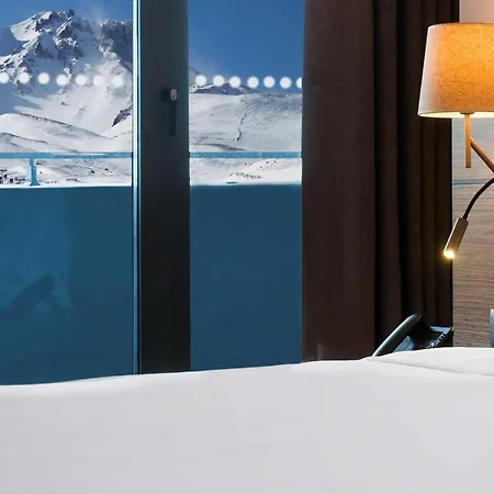 Radisson Blu Hotel, Mount Hotel 4*