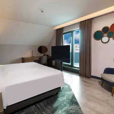 Hotel Radisson Blu Hotel, Mount 4*