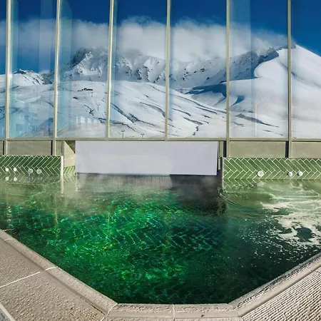 Radisson Blu Hotel, Mount 4*