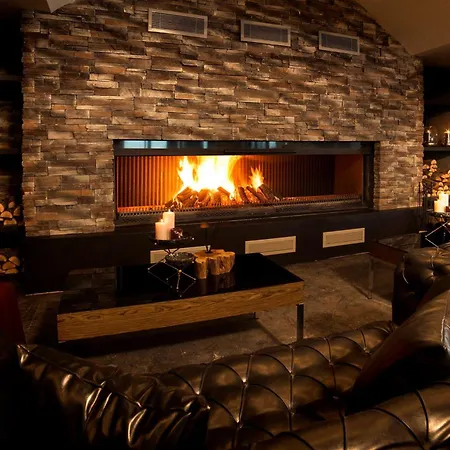 Radisson Blu Hotel, Mount