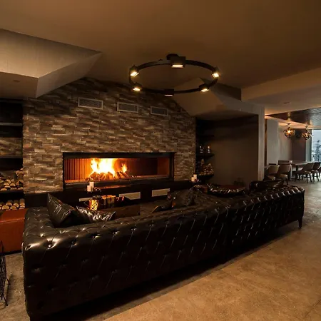 מלון Radisson Blu Hotel, Mount 4*