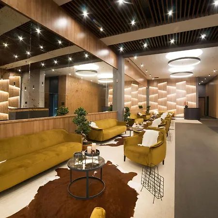 Radisson Blu Hotel, Mount