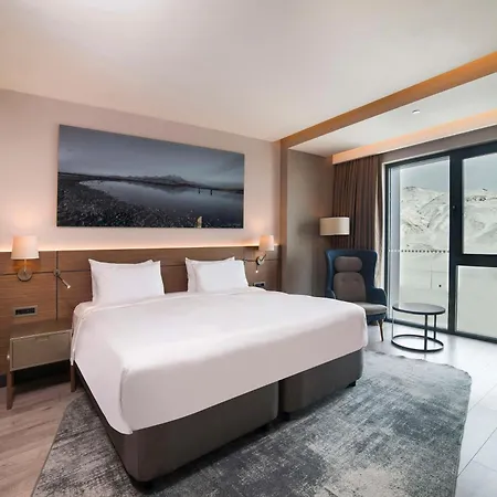 Radisson Blu Hotel, Mount Hotel