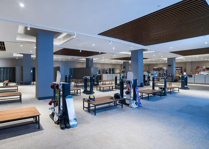 Radisson Blu Hotel, Mount Hotel 4*