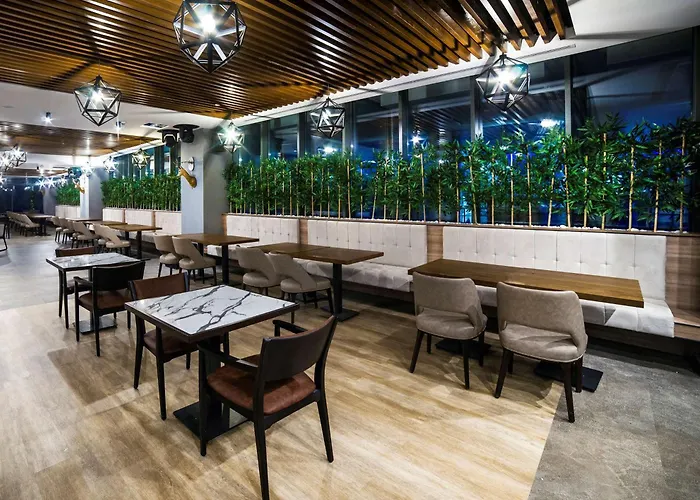 Hotel Radisson Blu Hotel, Mount 4*